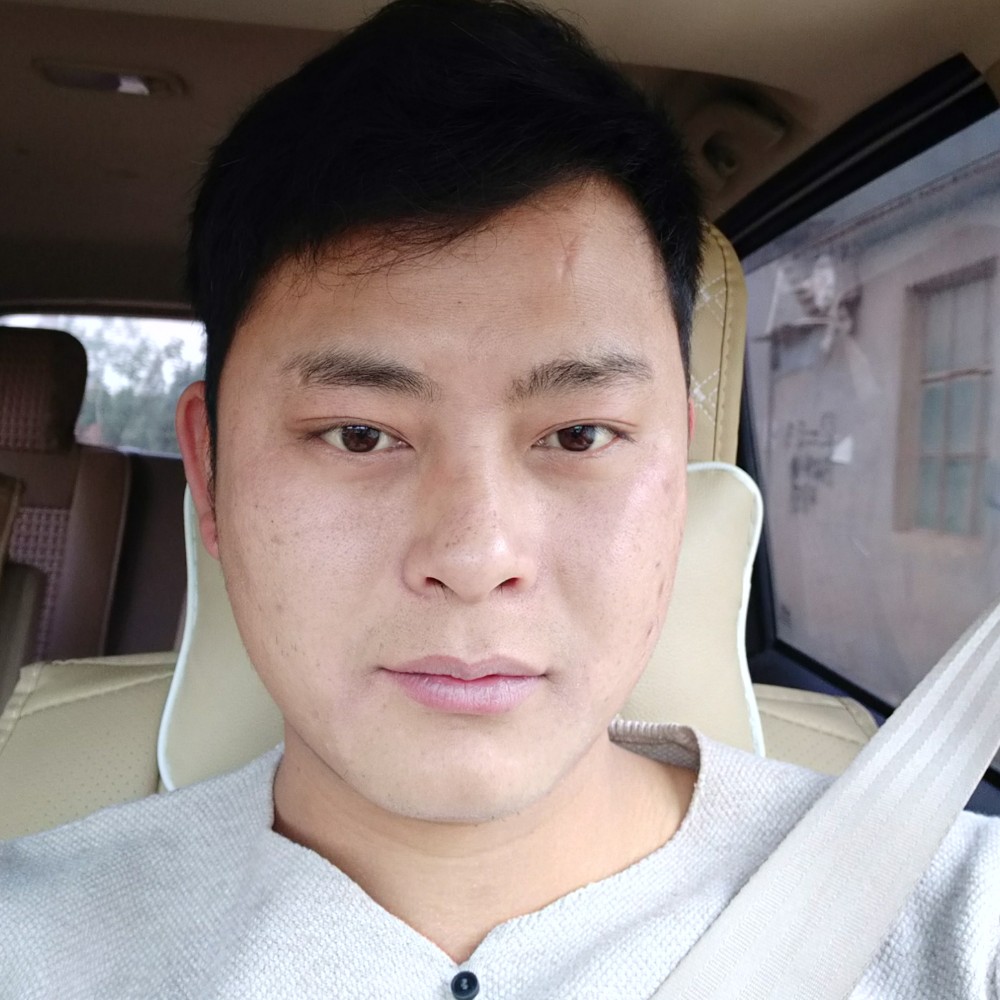 潇洒請板凳的照片