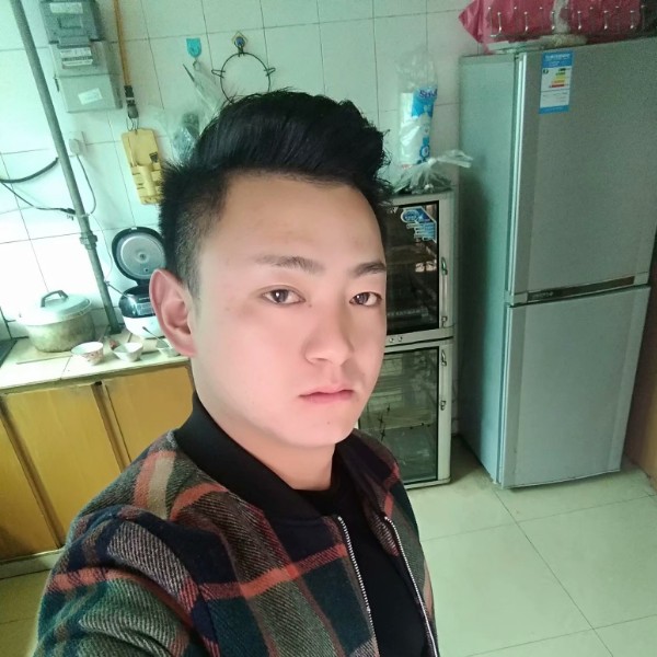 黯然有小伙的照片