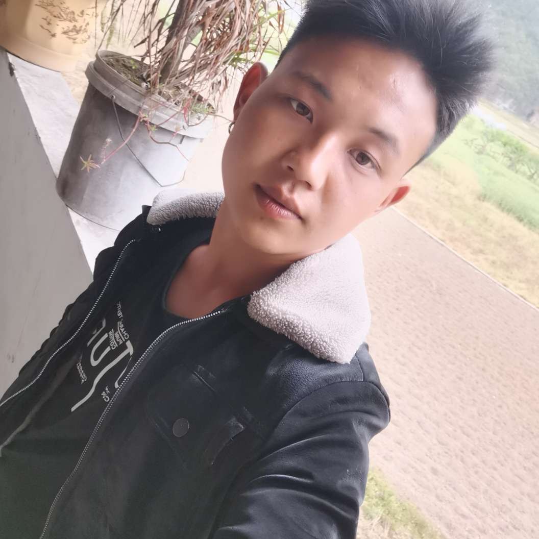 暖光向超帅的照片