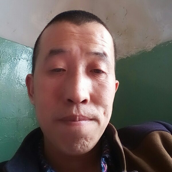 单身汉王国强的照片