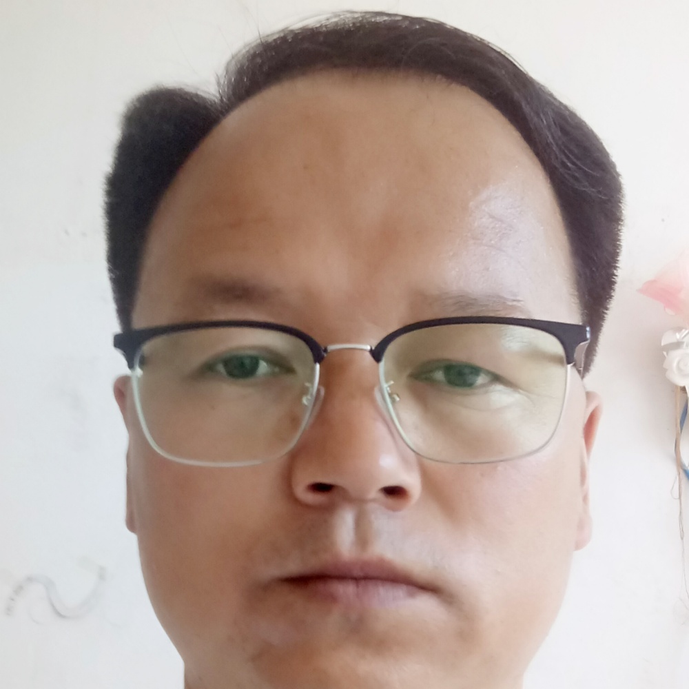 明亮有路灯的照片