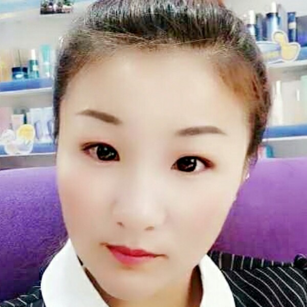枫铃娟孑的照片