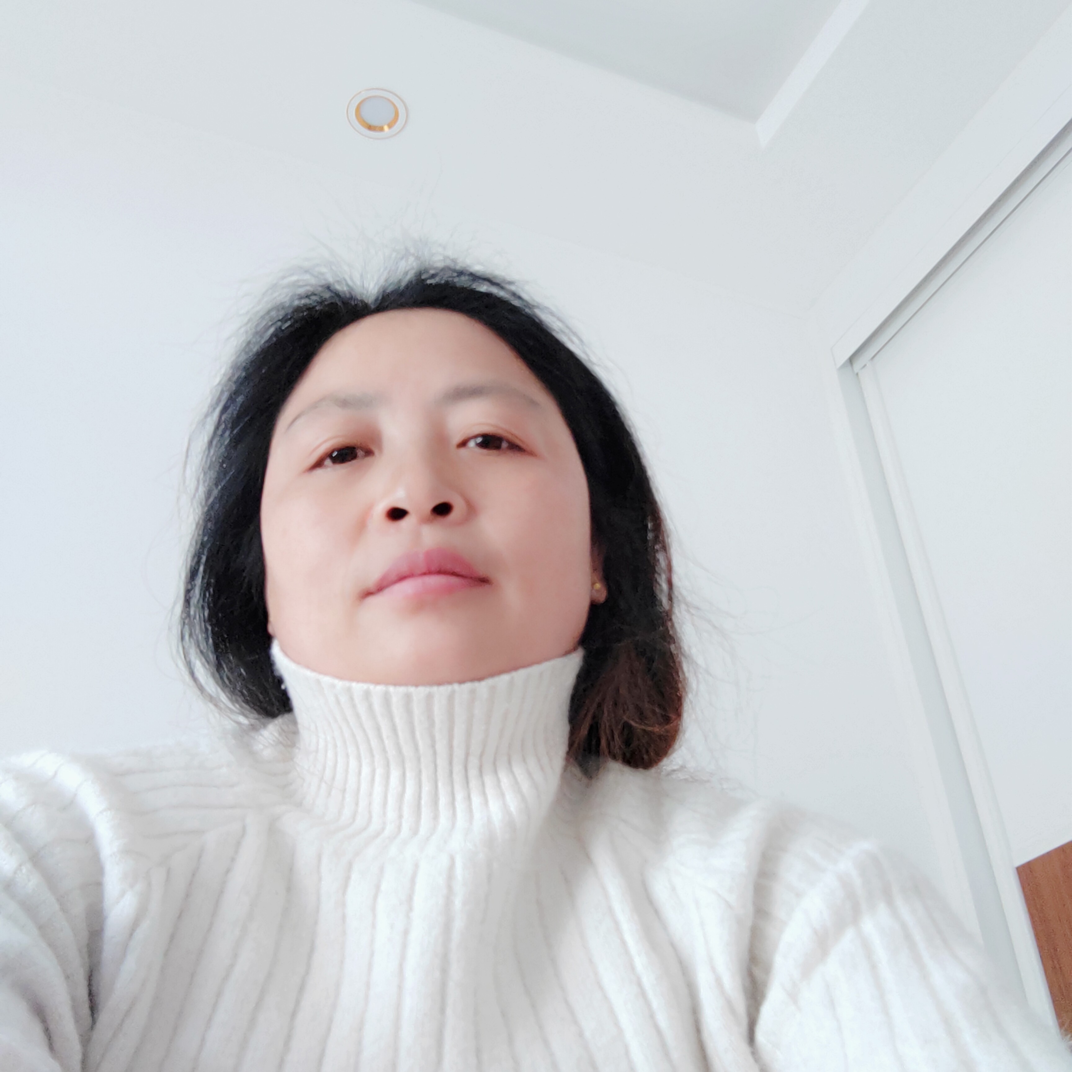 火星上深拥店员的照片