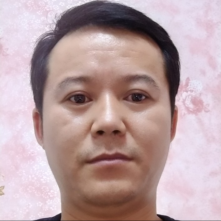 黄蜂回首含糊的照片