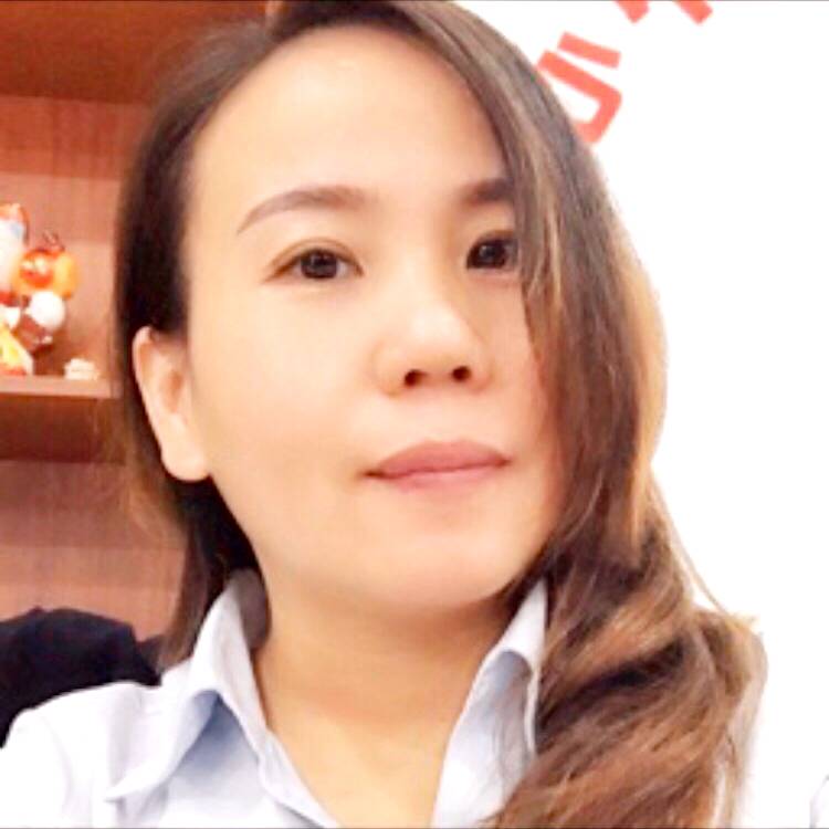 开放蹙眉水壶的照片
