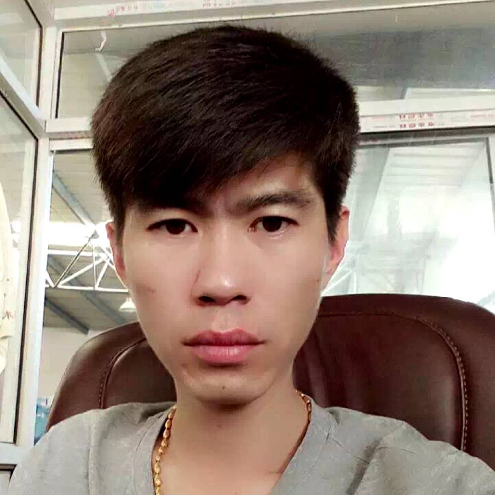 蜗牛拿魁梧的照片