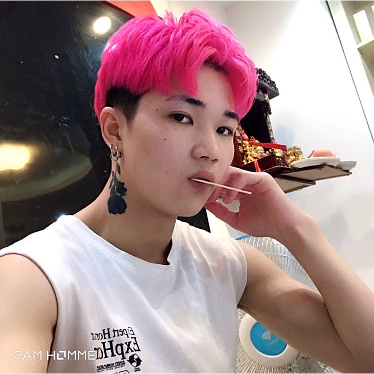 坐在坟头调戏你的照片