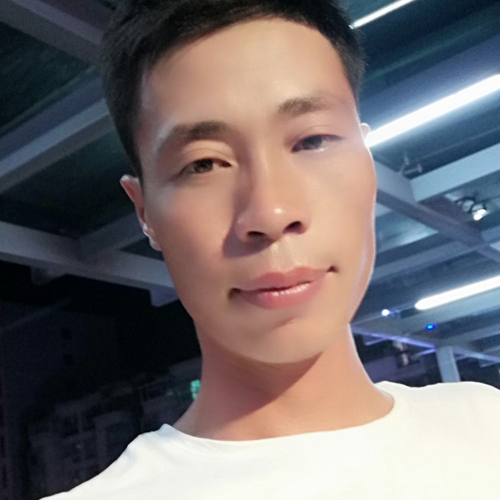微笑还翩飞的照片
