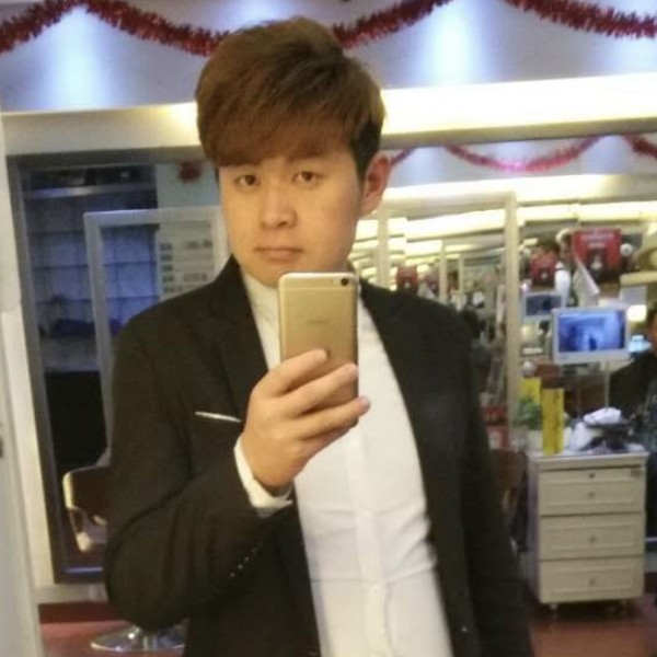 温柔的暖男俊的照片