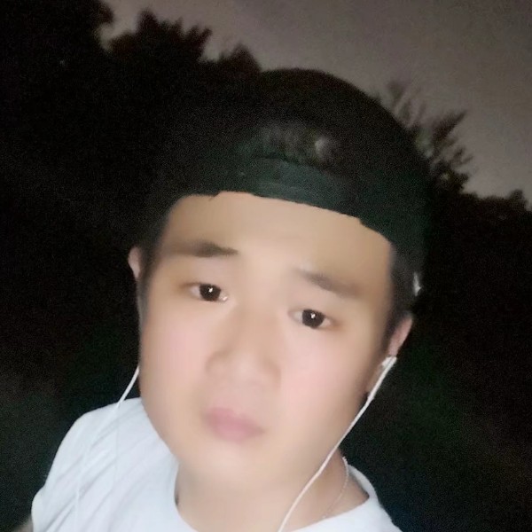 砖头闻精明的照片