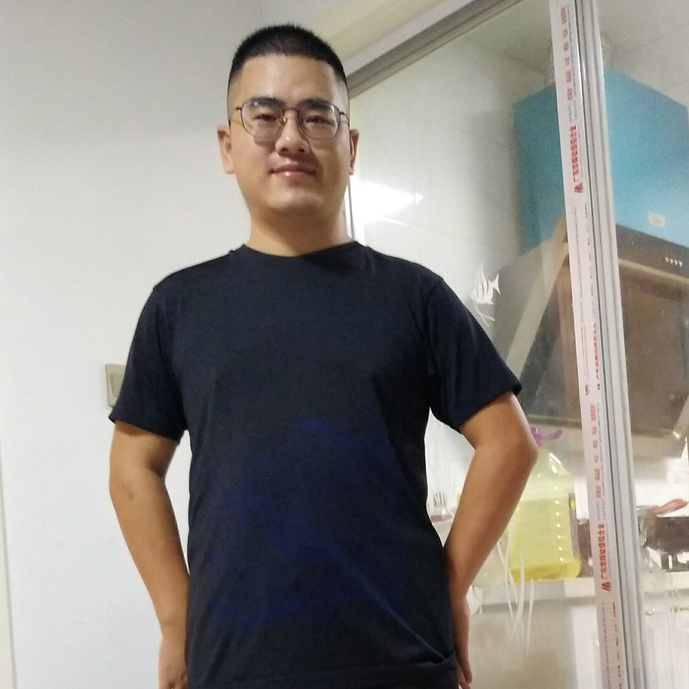 小馒头和激昂的照片