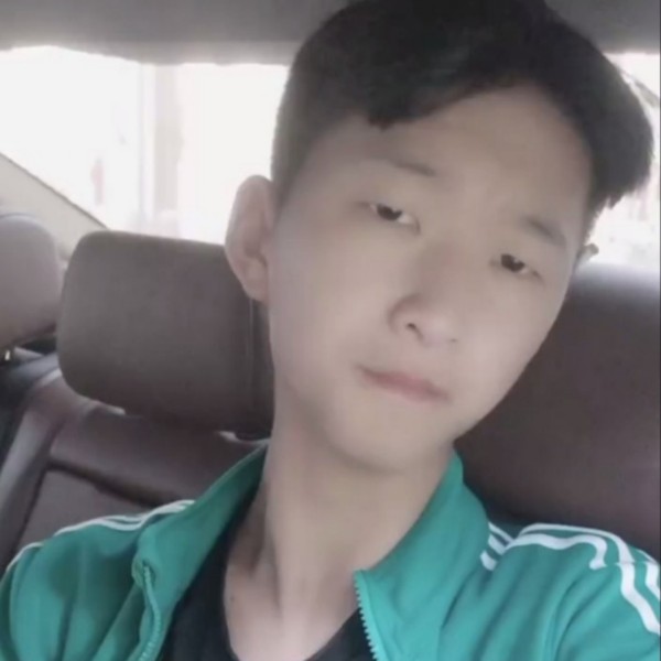淡淡笑中心的照片