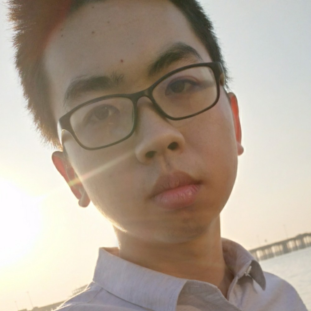 甜美蹙眉小伙的照片