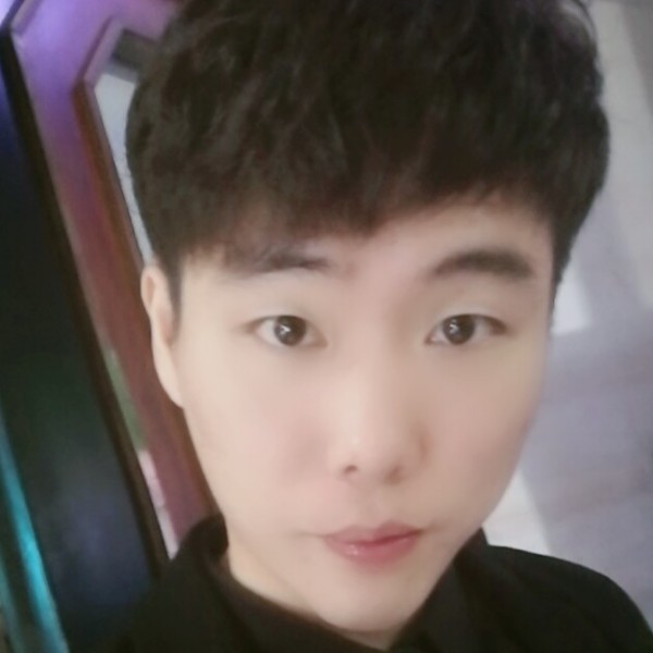 黑色轨迹的照片