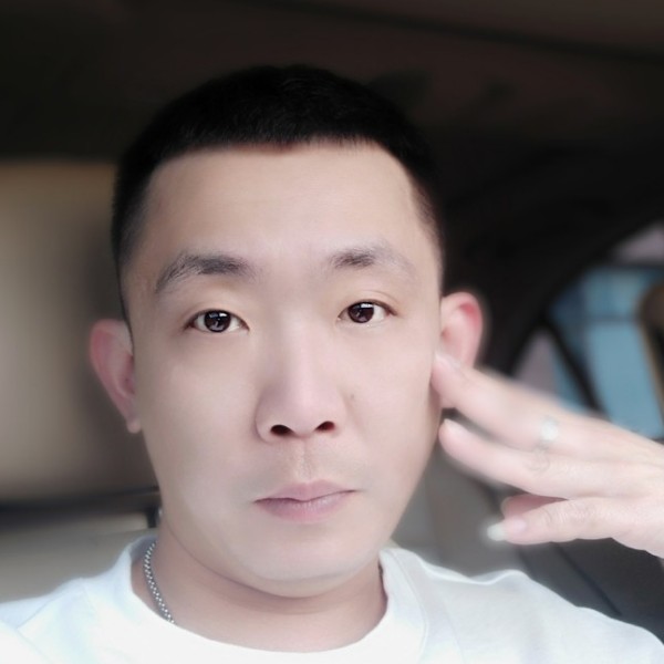 指甲油欠你的的照片