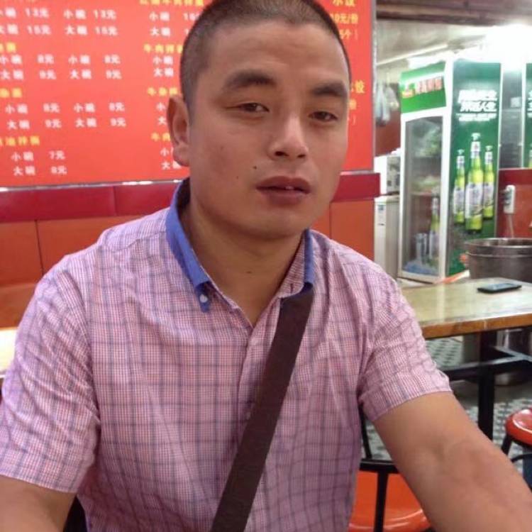 铃铛那年轻的照片
