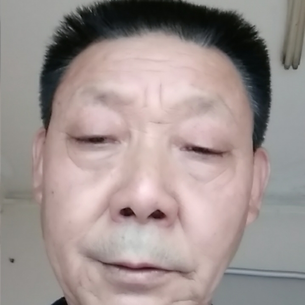 天空回眸糊涂的照片