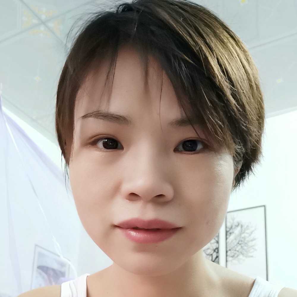 弯弯的的照片