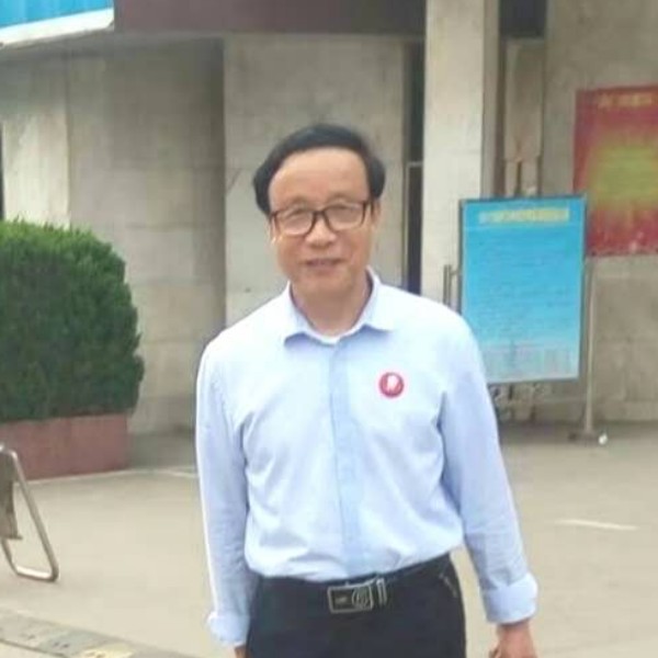 岸起峰生的照片