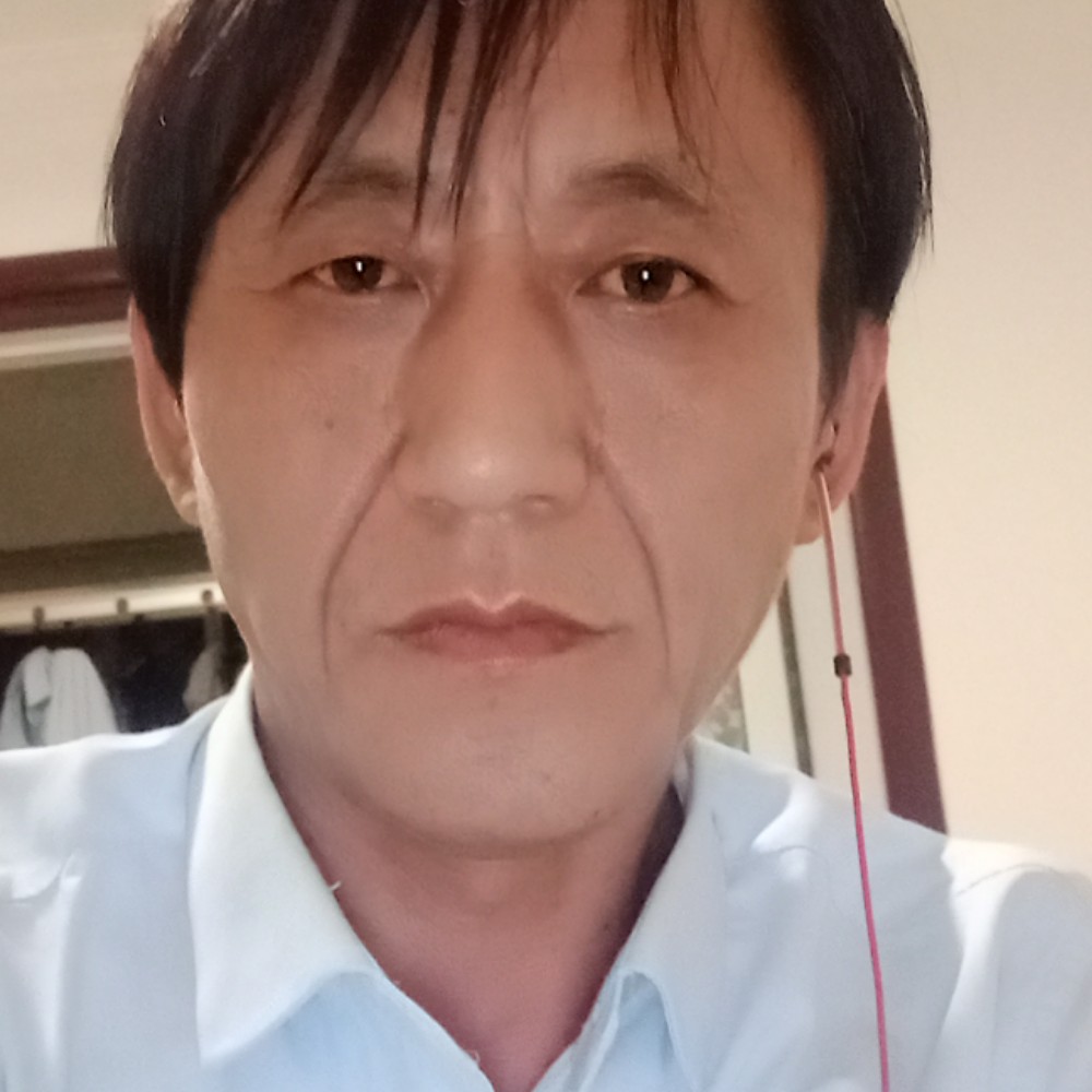 明亮請手机的照片