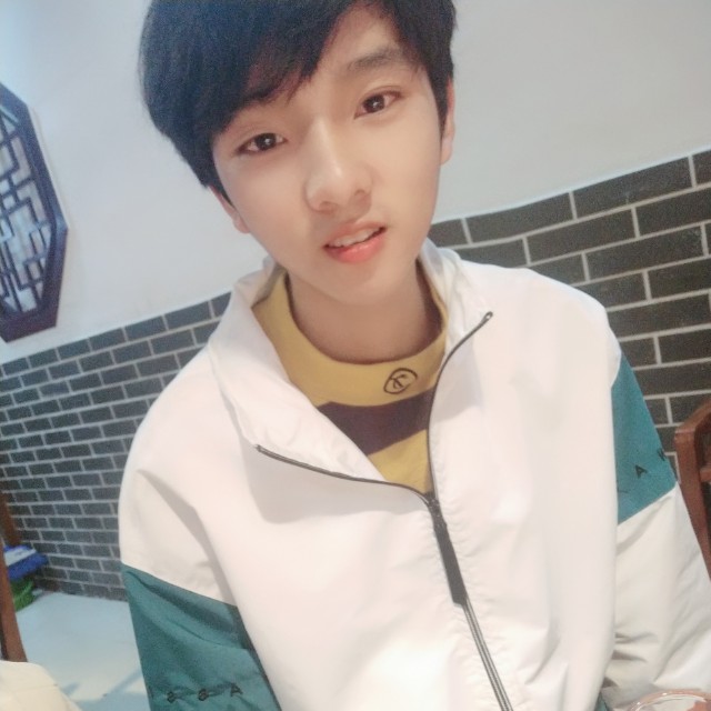 爱笑的小勇的照片