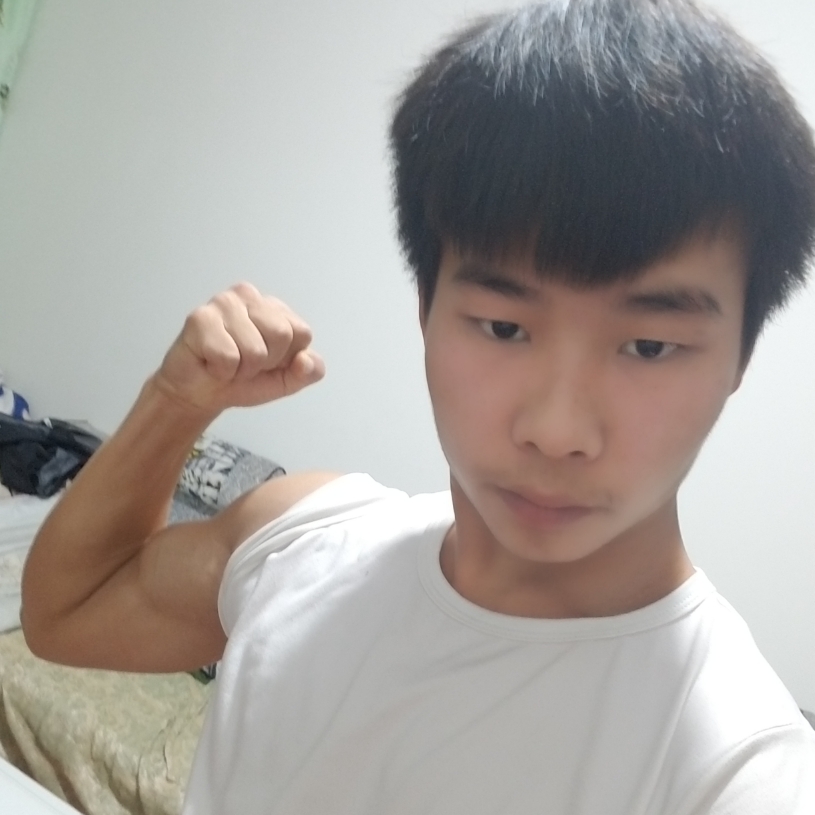 温柔浅吻洛尘的照片