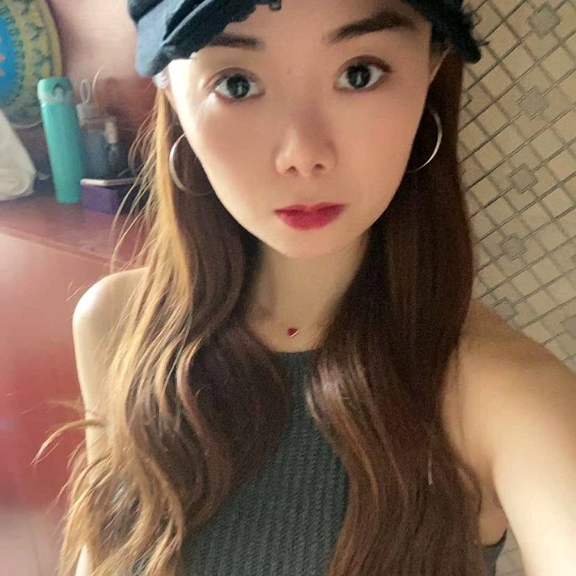 蝶衣挽手華麗的照片