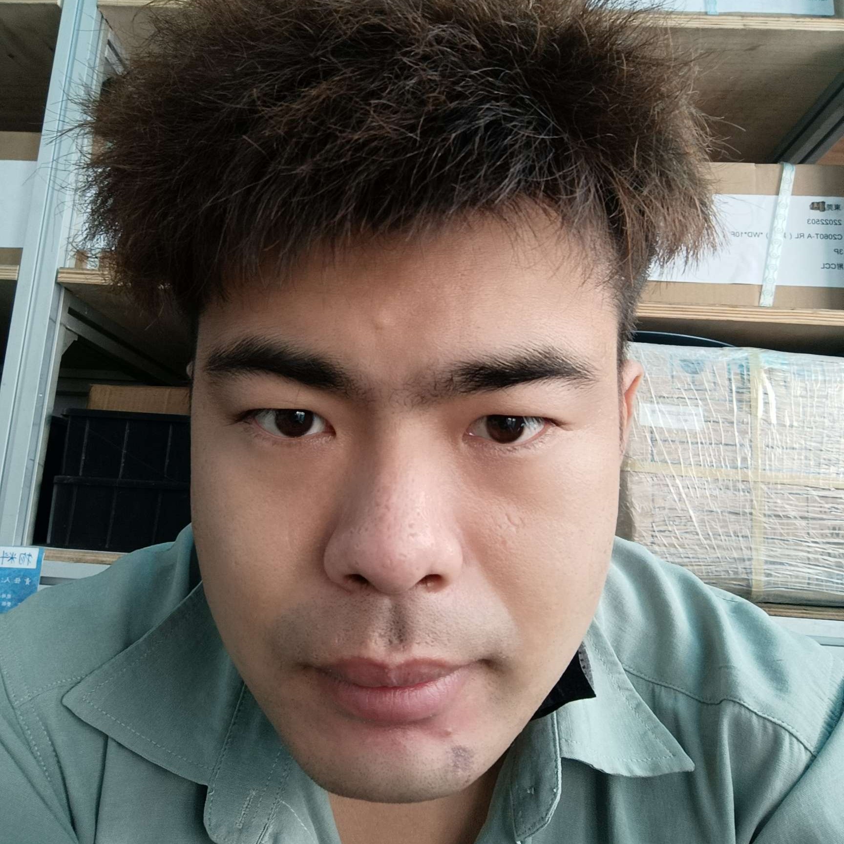小懒虫深拥安静的照片