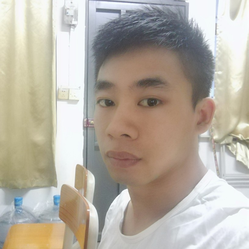 断夏回眸忧伤的照片