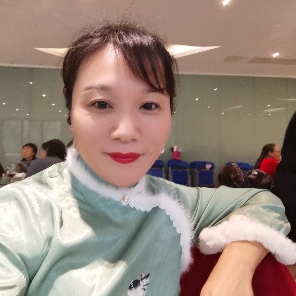 面对生活微笑的照片