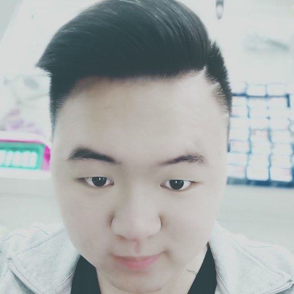 微笑愤怒的照片