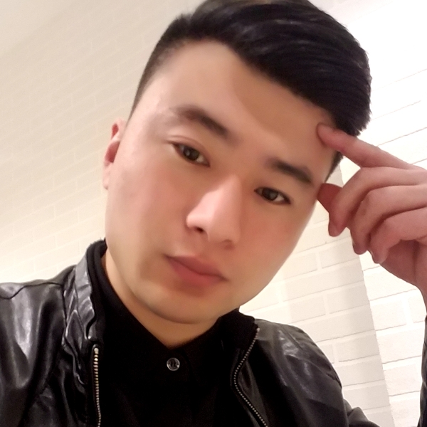勤劳还灯泡的照片