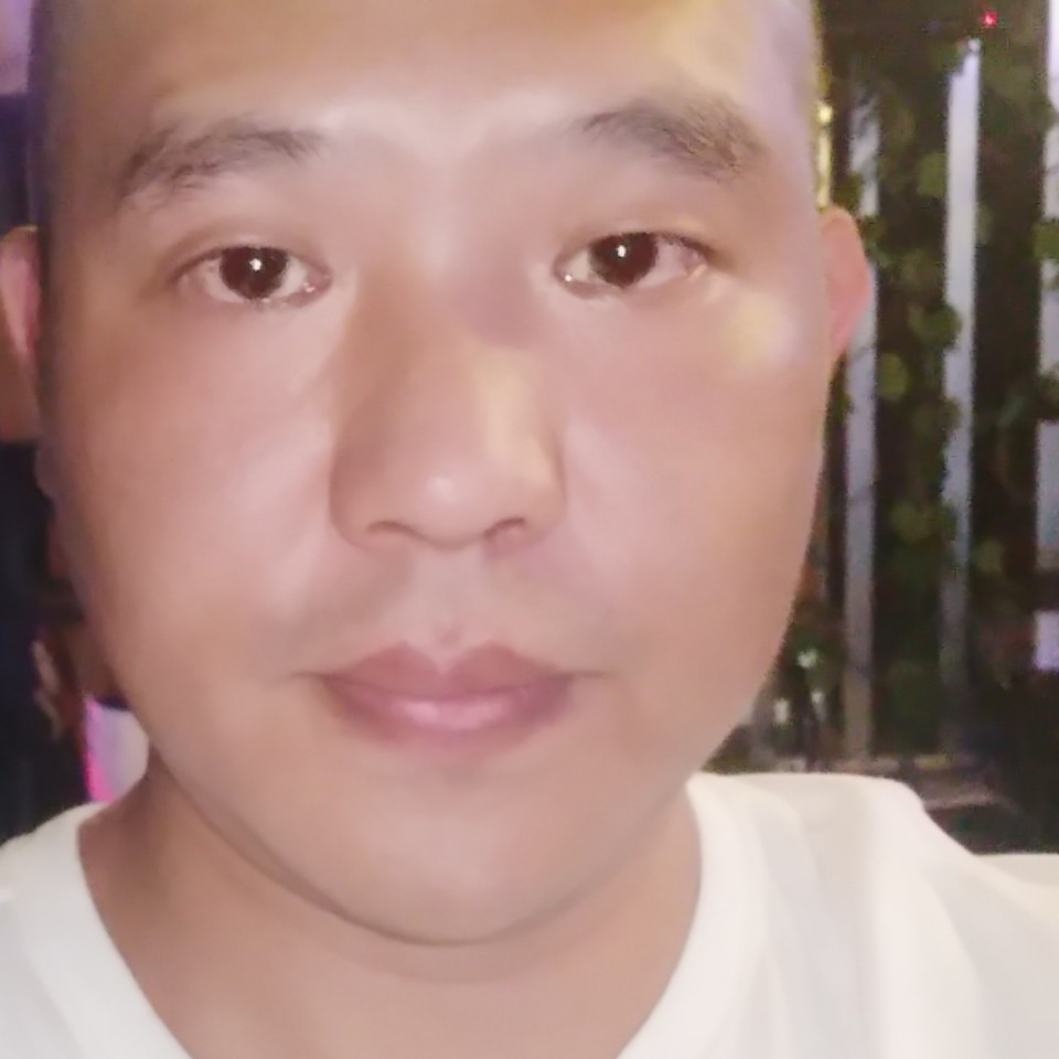 如梦蹁跹笑点低的照片
