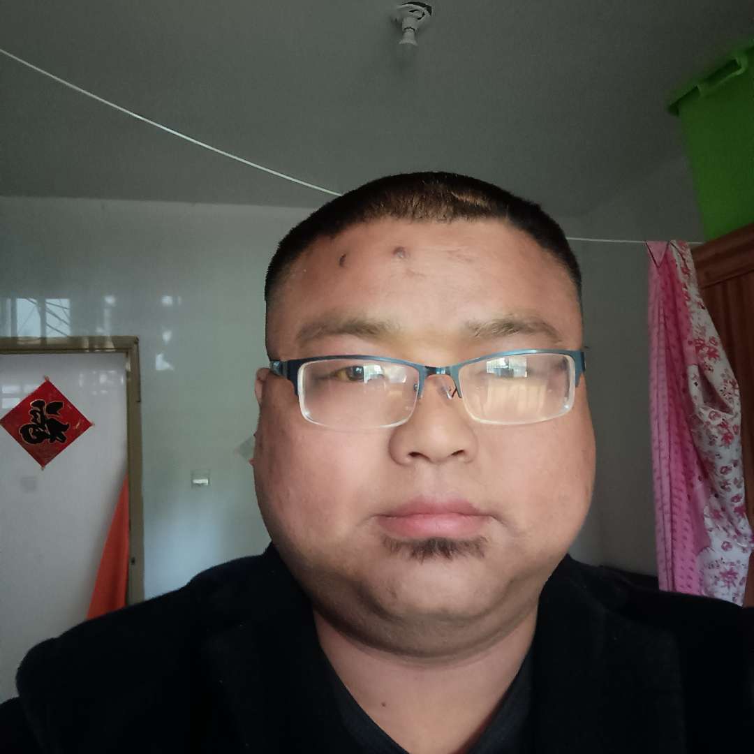 鲤鱼放弃西装的照片
