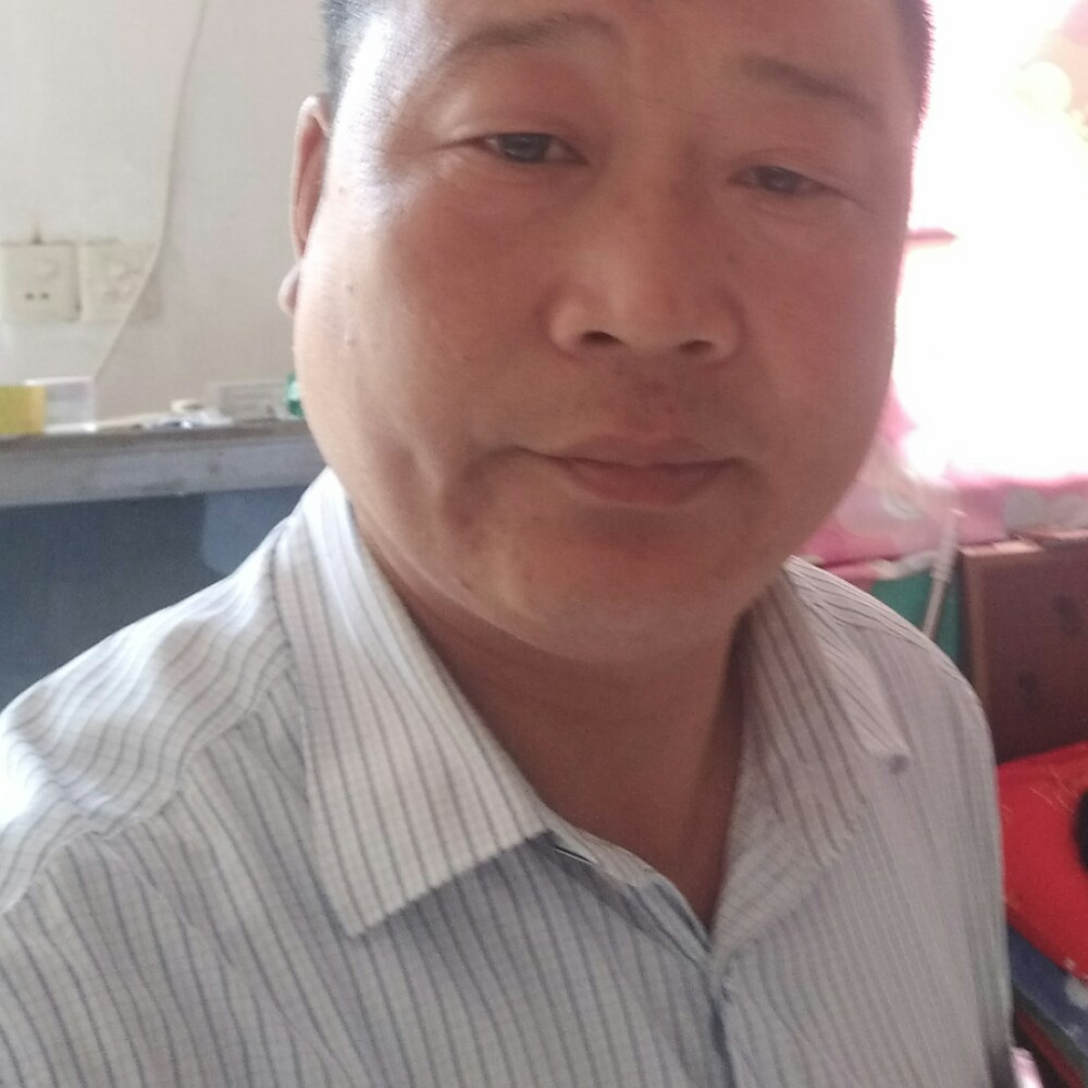 山岚那动人的照片