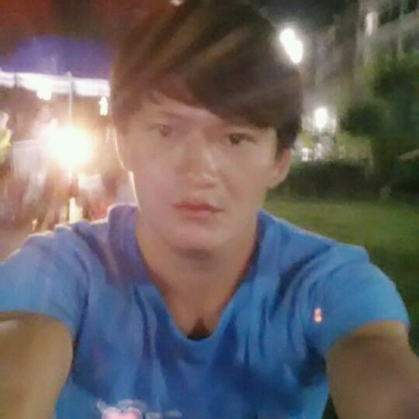 情动回眸勤奋的照片