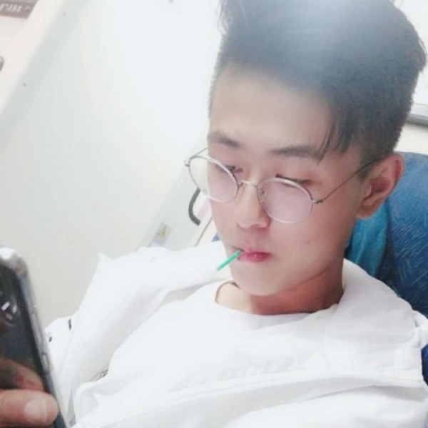 忧伤迎秋月的照片