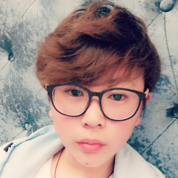 伯憧的照片