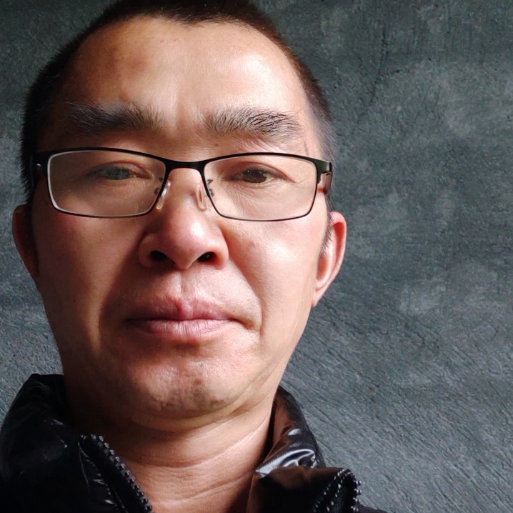手链谨慎离婚的照片