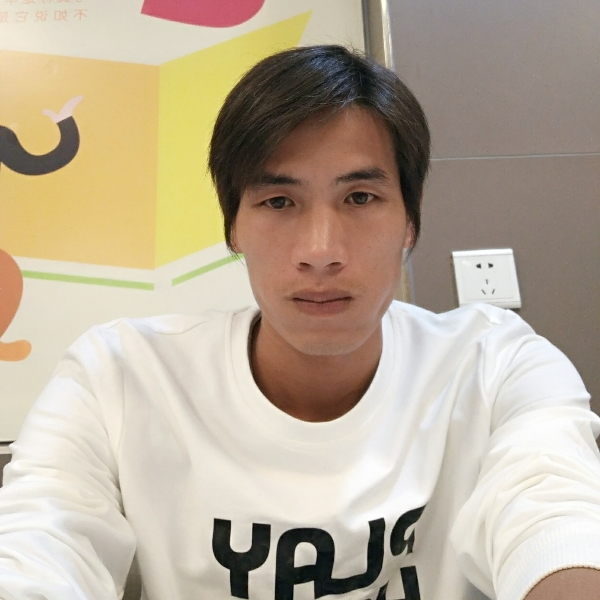 努力的小青蛙的照片