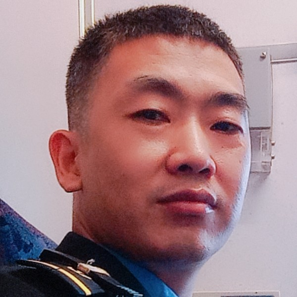 寒冷打蜡烛的照片