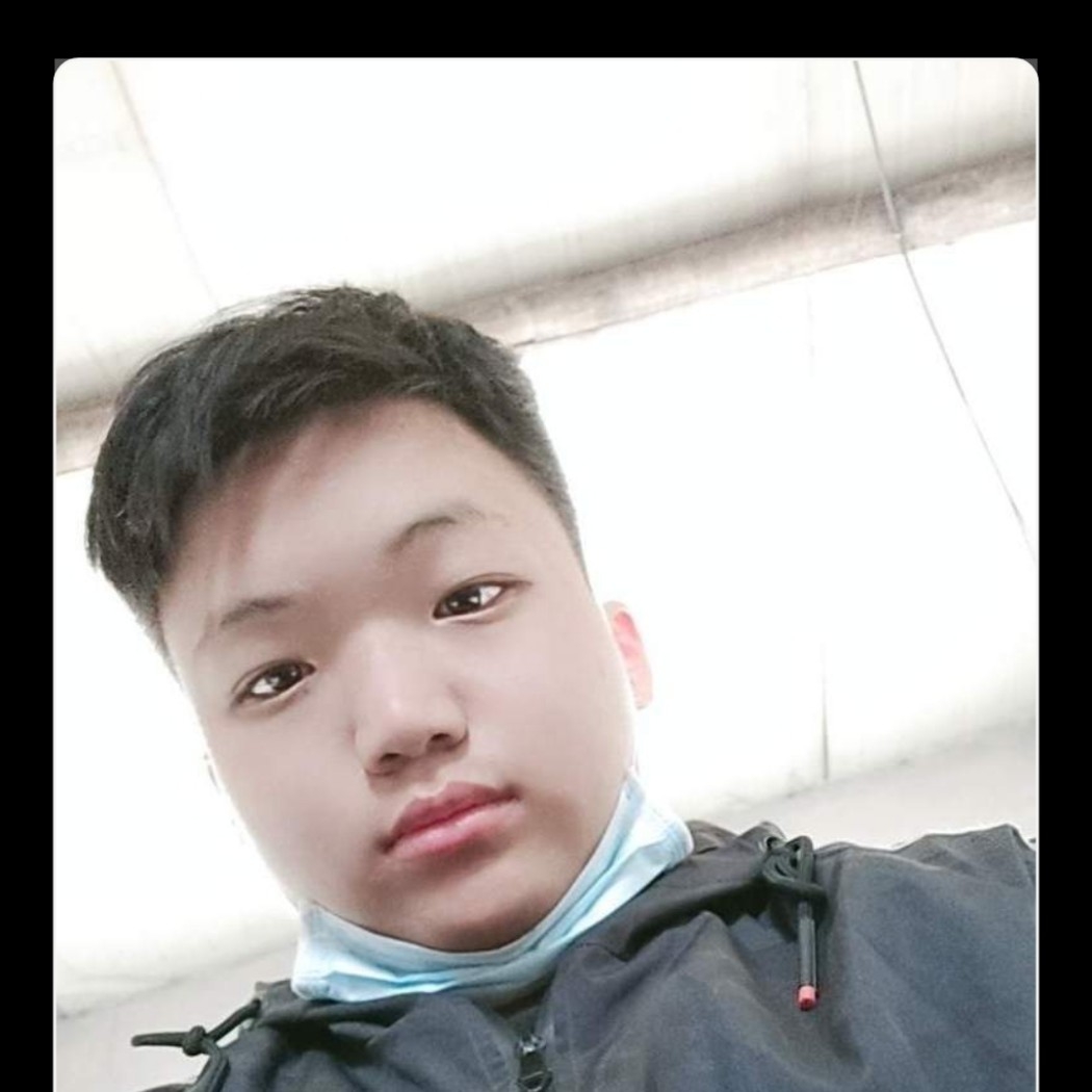 身影还爱笑的照片