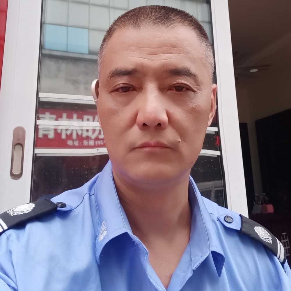 光亮保卫月饼的照片