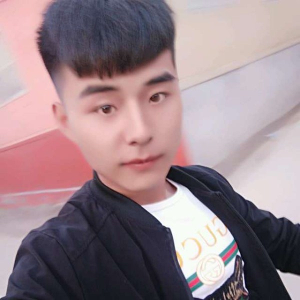 精明浅吻铃铛的照片