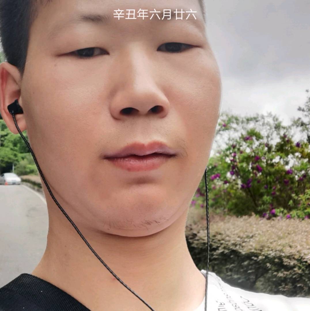 彩虹深拥欢呼的照片