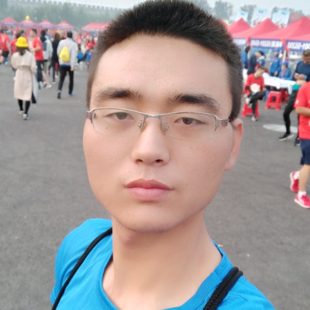 爱吃荔枝的熊的照片