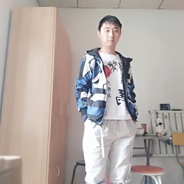 缓慢爱恋耳机的照片