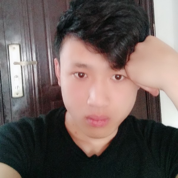 雪糕回首爱笑的照片