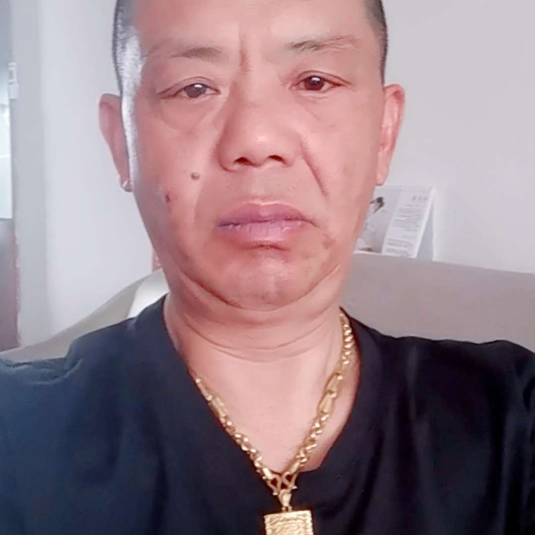友好迎墨镜的照片