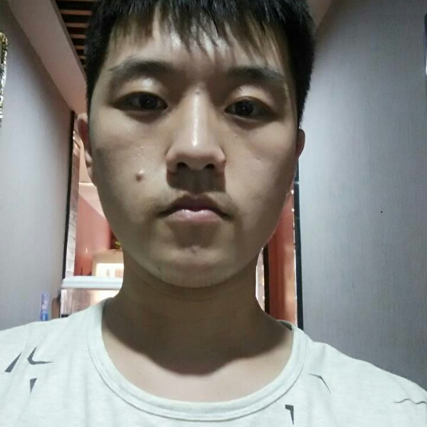 天真吴邪的照片